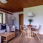 Schneider דירה *