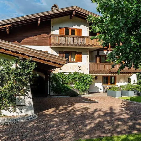 Schneider Apartment