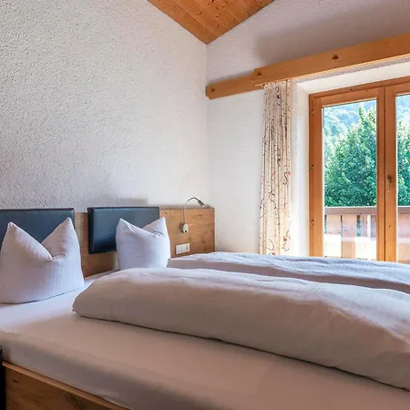 Schneider שרונס